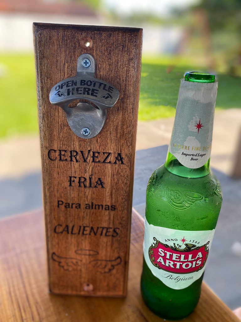 Abridor de Cerveza: Cerveza fria para almas calientes 30x10cm